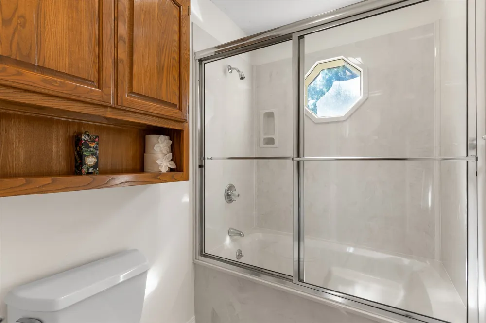 15594 Overlook Drive Skiatook, OK 74070