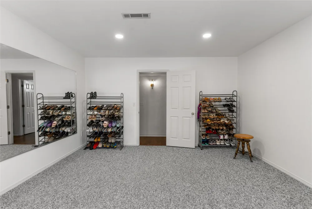 15594 Overlook Drive Skiatook, OK 74070