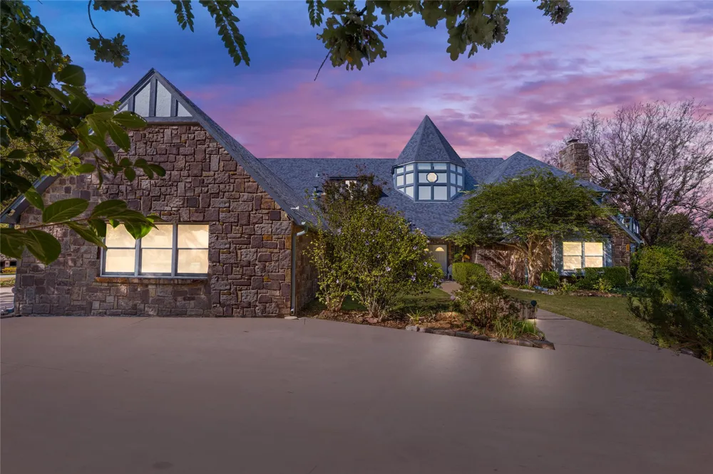 15594 Overlook Drive Skiatook, OK 74070