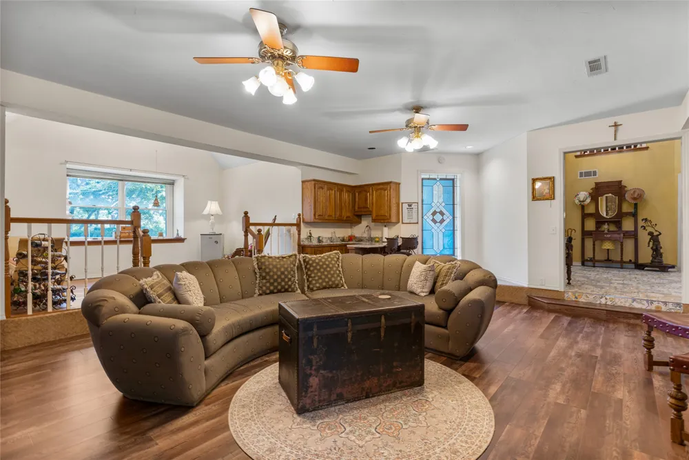 15594 Overlook Drive Skiatook, OK 74070