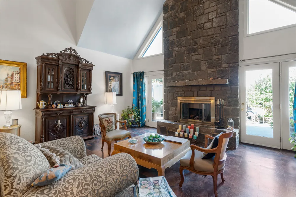 15594 Overlook Drive Skiatook, OK 74070