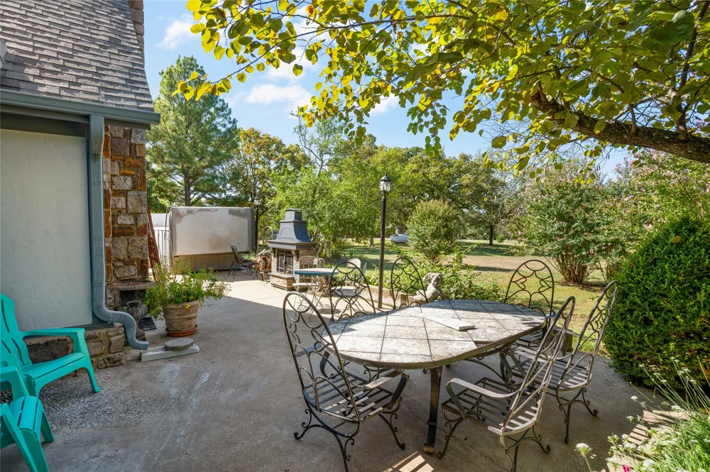 15594 Overlook Drive Skiatook, OK 74070