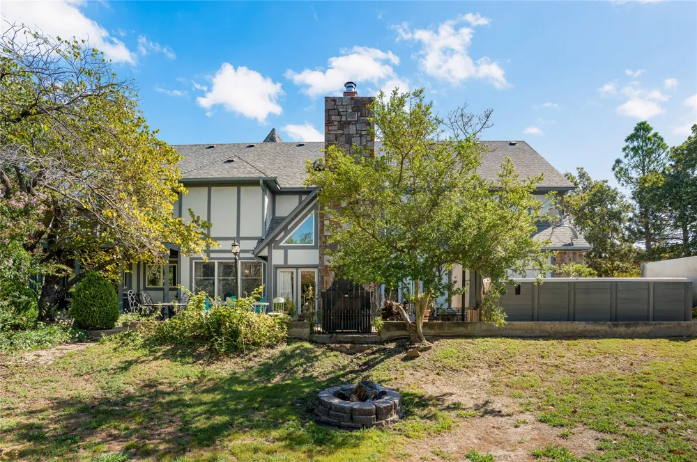 15594 Overlook Drive Skiatook, OK 74070