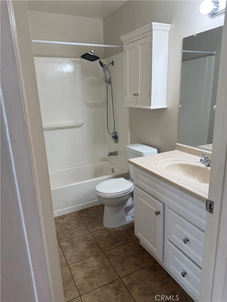 44580 La Paz Temecula, CA 92592
