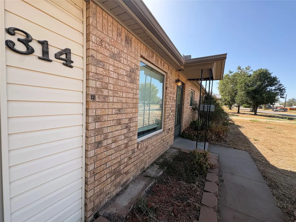 314 4th Fairview, OK 73737