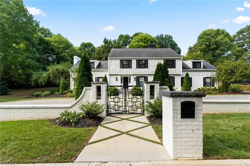 1313 Robin Hood Road High Point, NC 27262