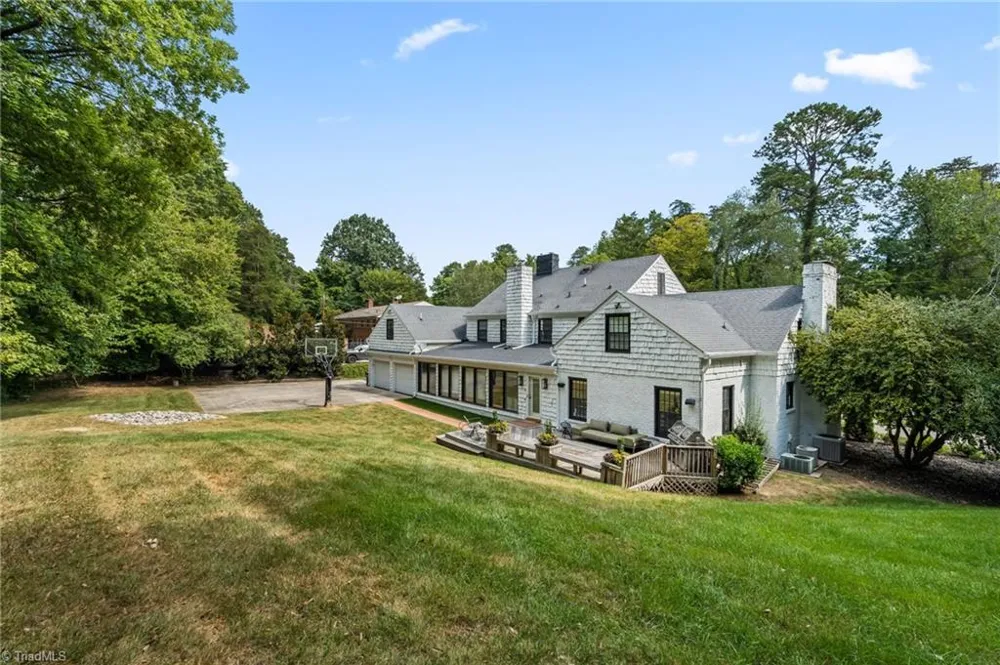 1313 Robin Hood Road High Point, NC 27262