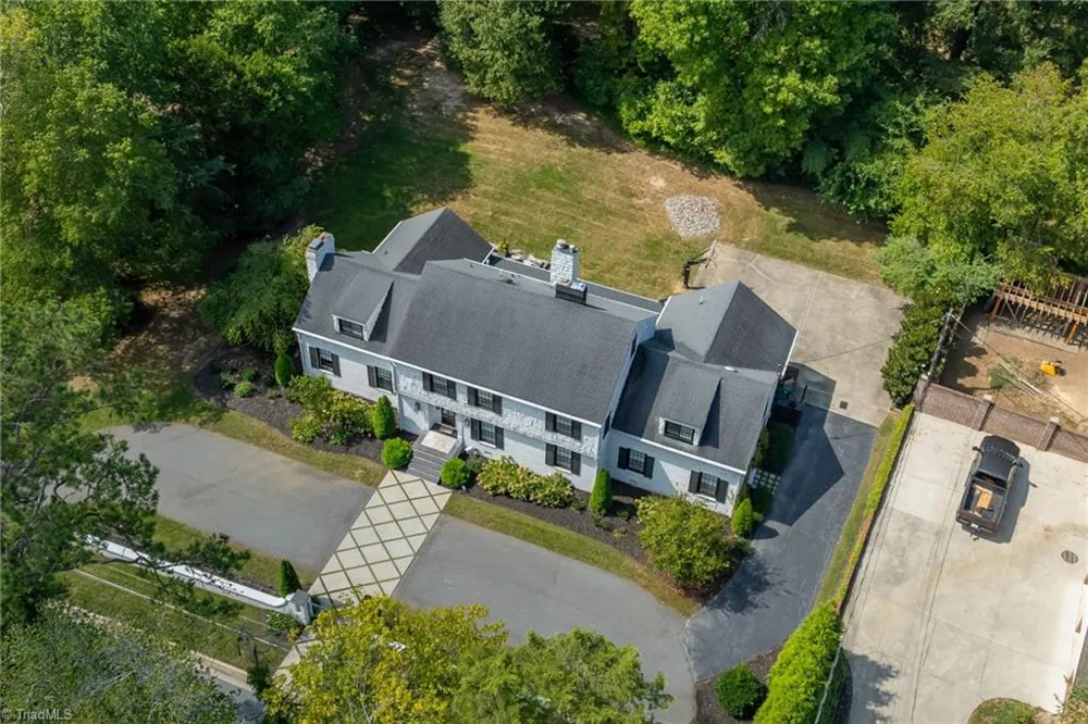 1313 Robin Hood Road High Point, NC 27262