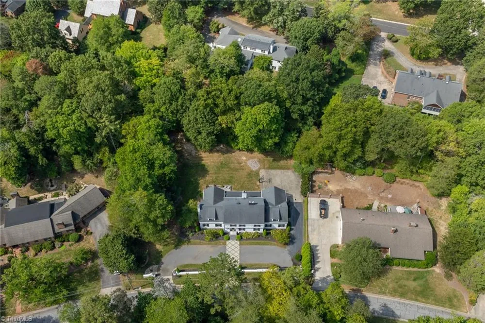 1313 Robin Hood Road High Point, NC 27262