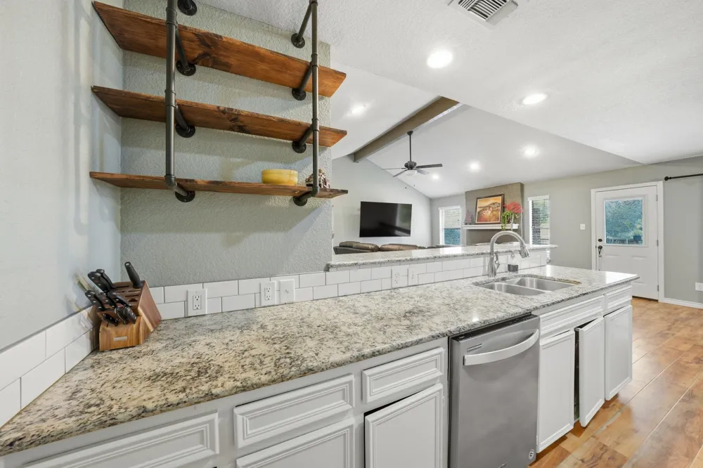 6521 Riviera Drive North Richland Hills, TX 76180