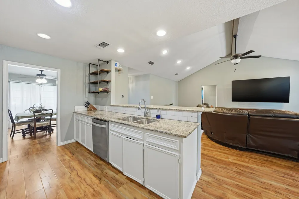 6521 Riviera Drive North Richland Hills, TX 76180