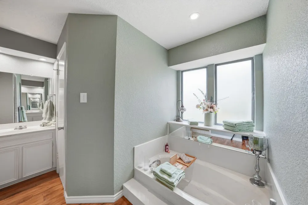 6521 Riviera Drive North Richland Hills, TX 76180