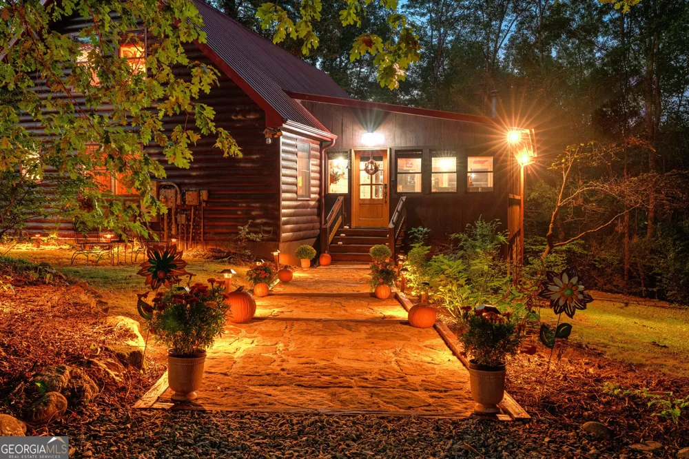 284 Major Ridge RD Blue Ridge, GA 30513
