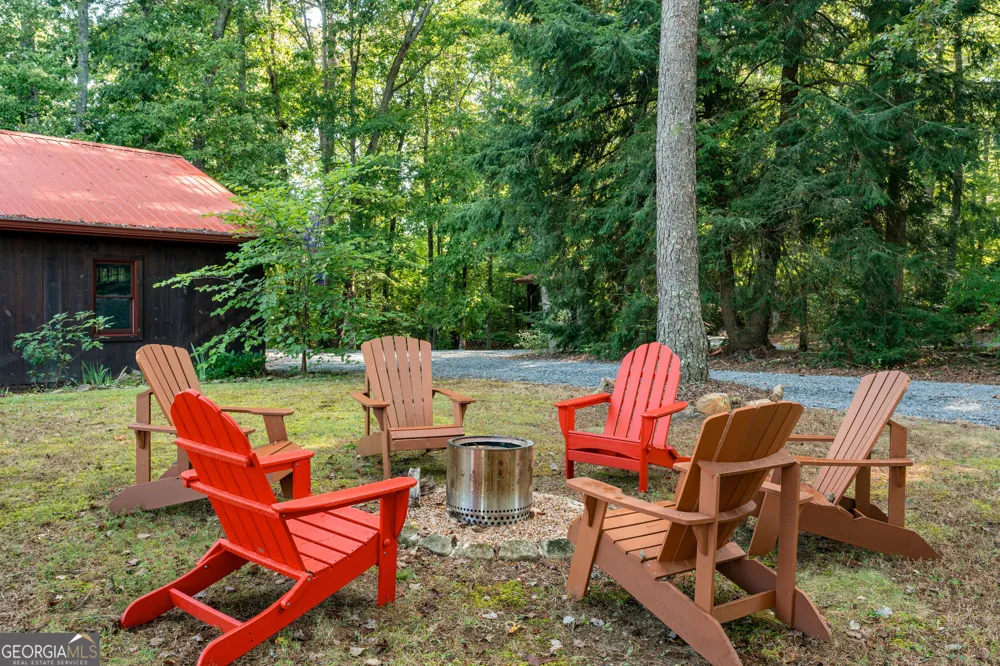 284 Major Ridge RD Blue Ridge, GA 30513
