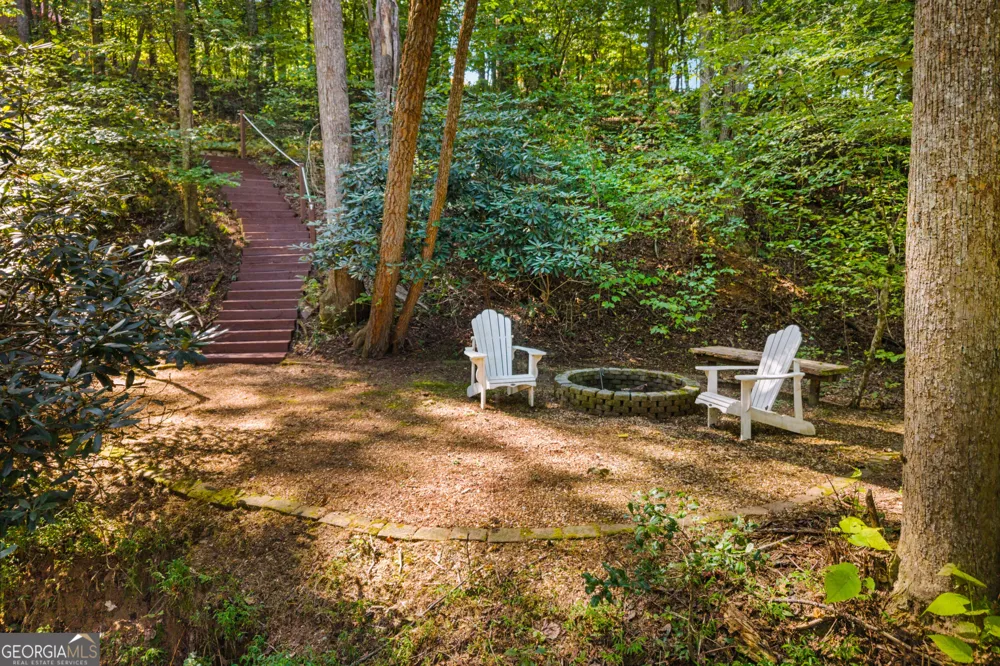 284 Major Ridge RD Blue Ridge, GA 30513