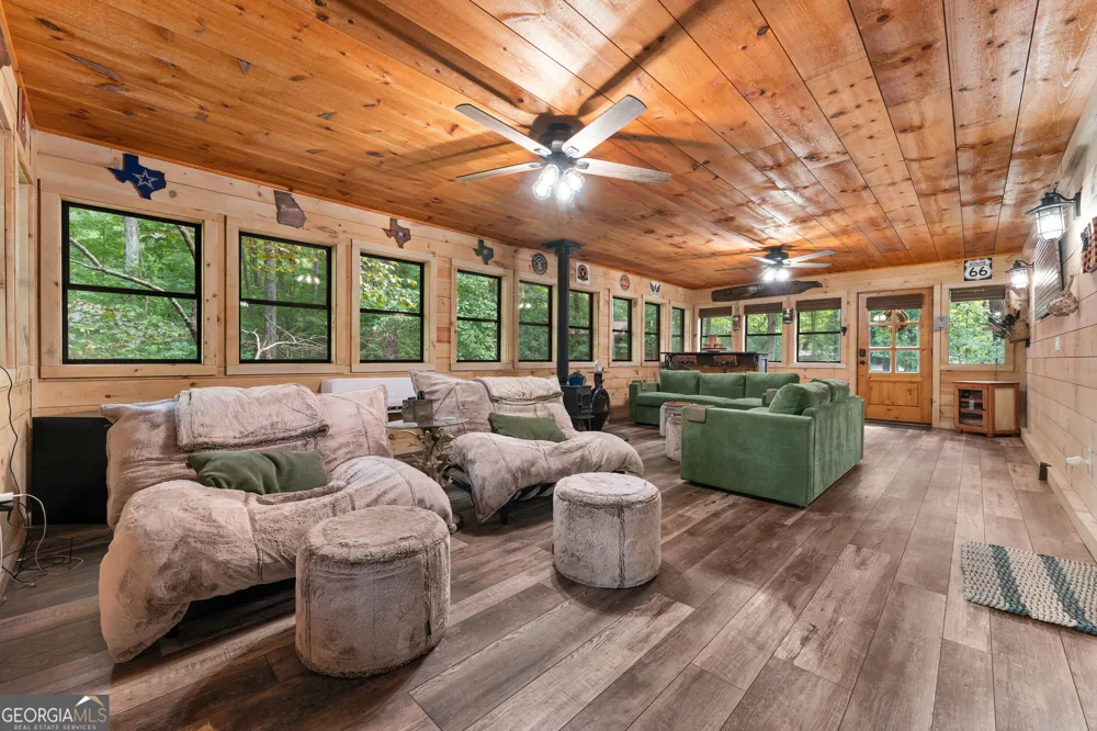 284 Major Ridge RD Blue Ridge, GA 30513