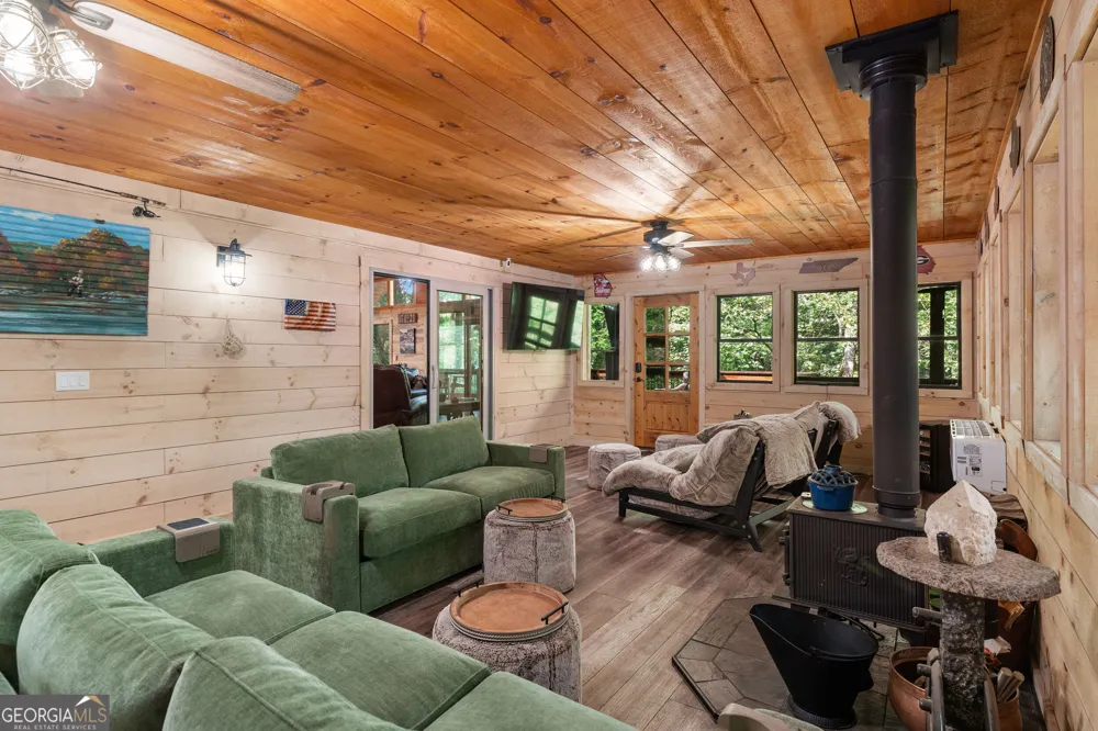 284 Major Ridge RD Blue Ridge, GA 30513