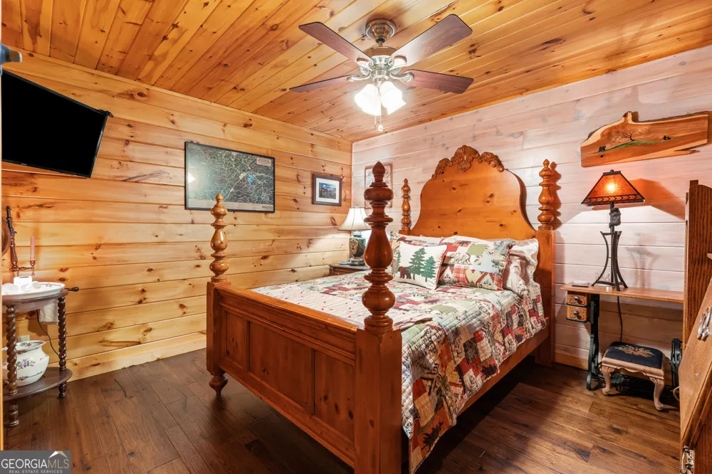 284 Major Ridge RD Blue Ridge, GA 30513