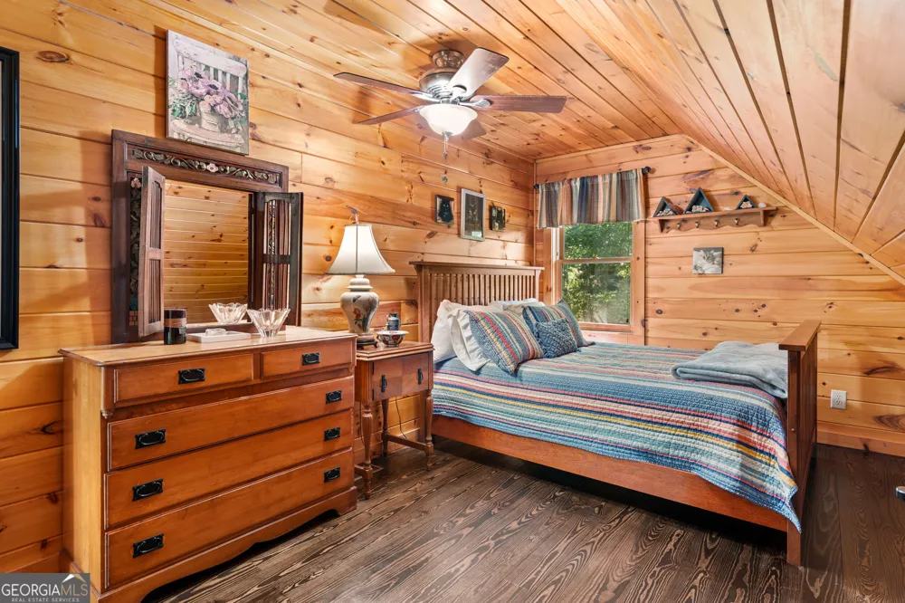 284 Major Ridge RD Blue Ridge, GA 30513