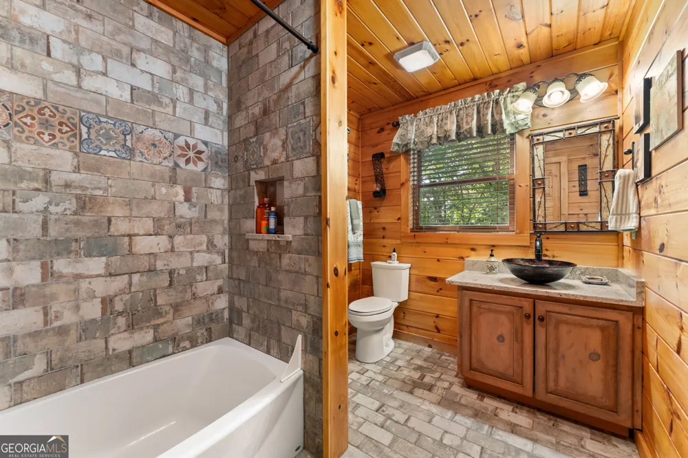 284 Major Ridge RD Blue Ridge, GA 30513