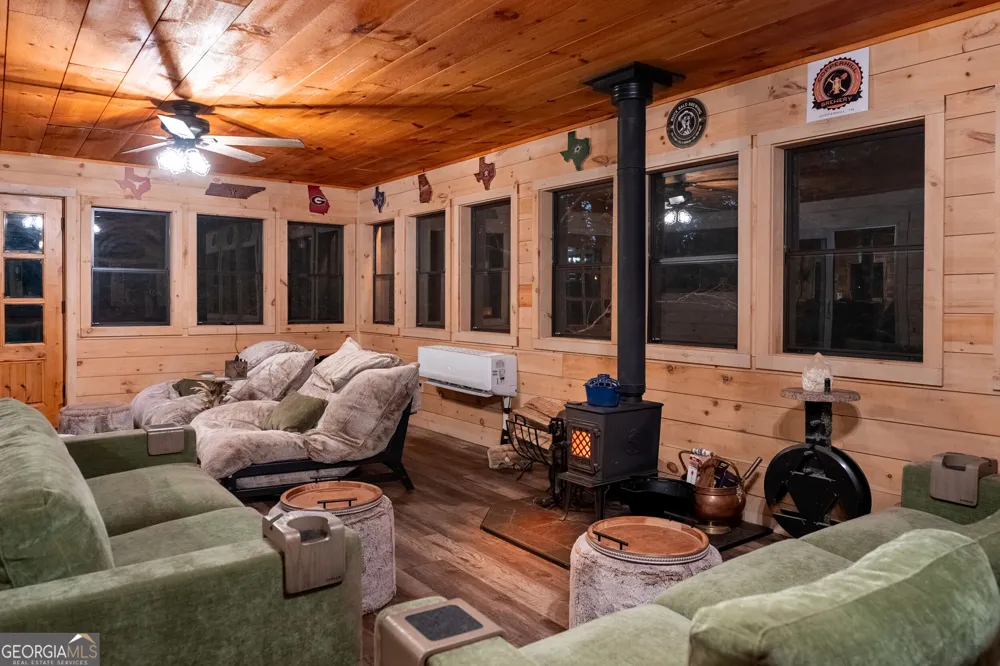 284 Major Ridge RD Blue Ridge, GA 30513
