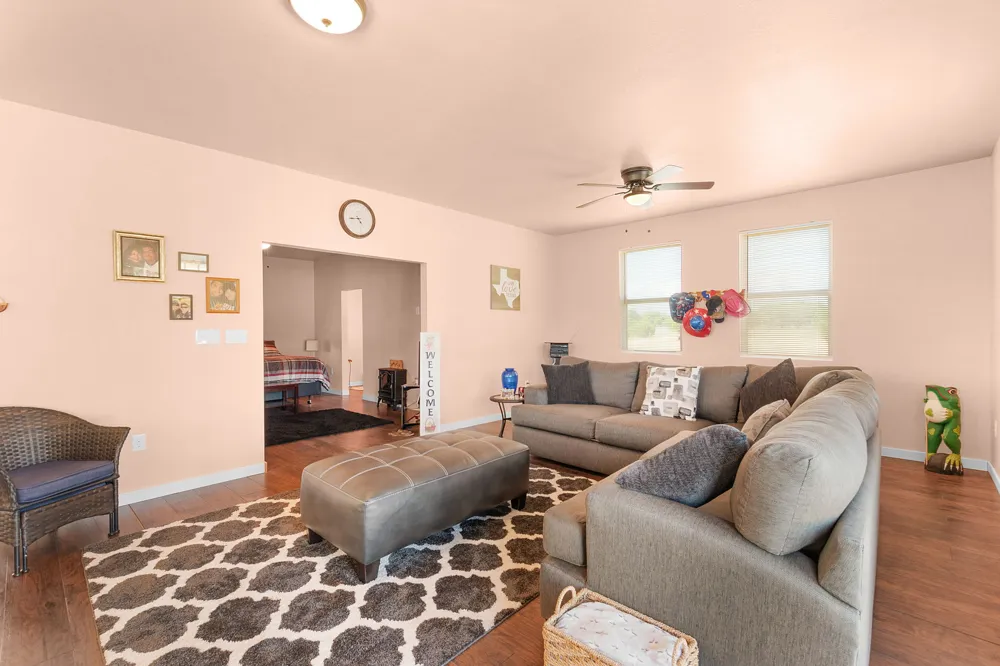 10381 County Road 200 Bertram, TX 78605