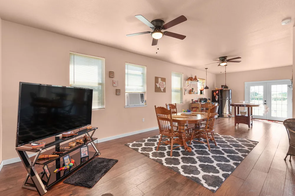 10381 County Road 200 Bertram, TX 78605