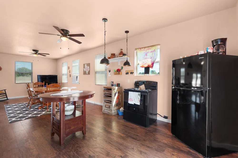 10381 County Road 200 Bertram, TX 78605