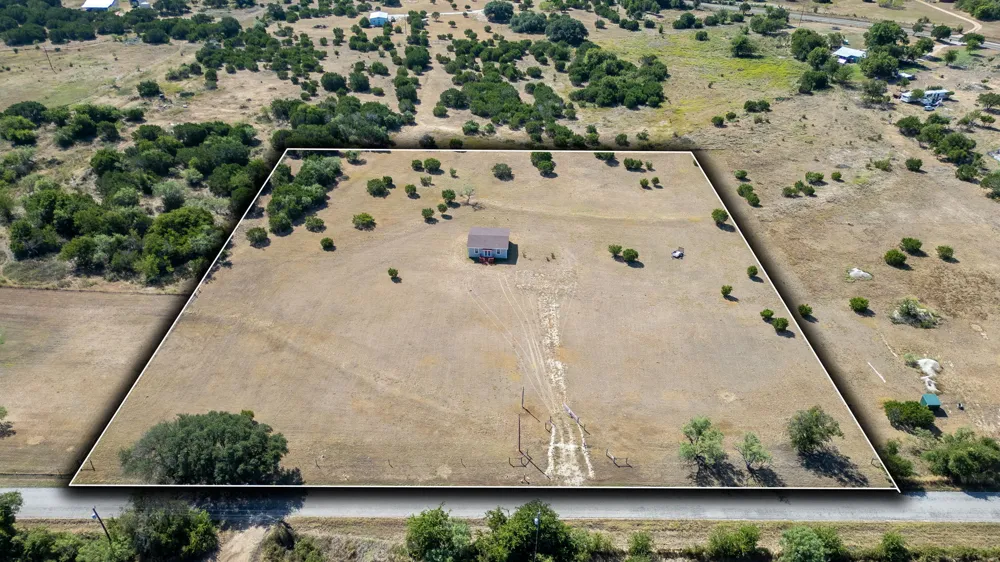 10381 County Road 200 Bertram, TX 78605