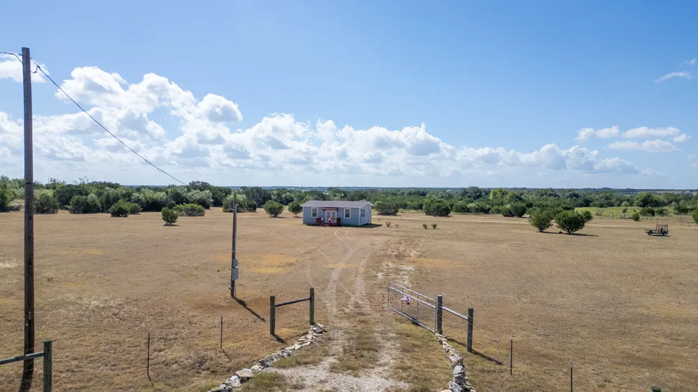 10381 County Road 200 Bertram, TX 78605