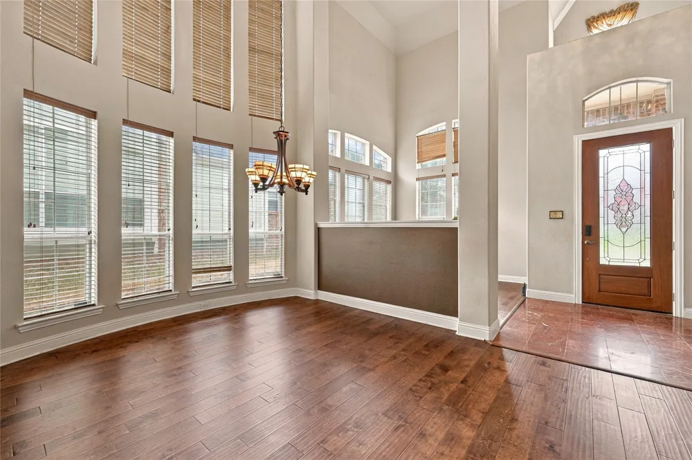 522 Basswood Trail Garland, TX 75040