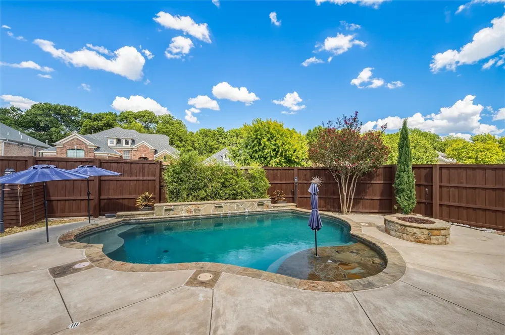 522 Basswood Trail Garland, TX 75040