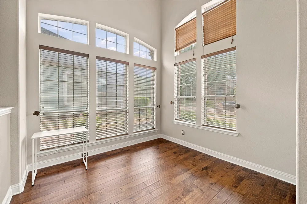 522 Basswood Trail Garland, TX 75040