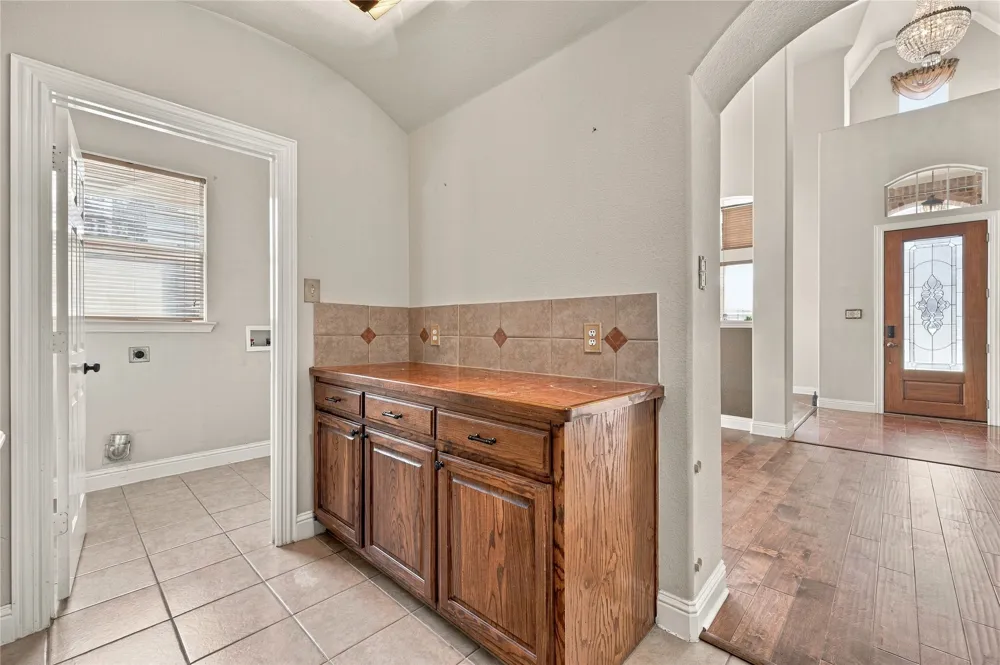 522 Basswood Trail Garland, TX 75040