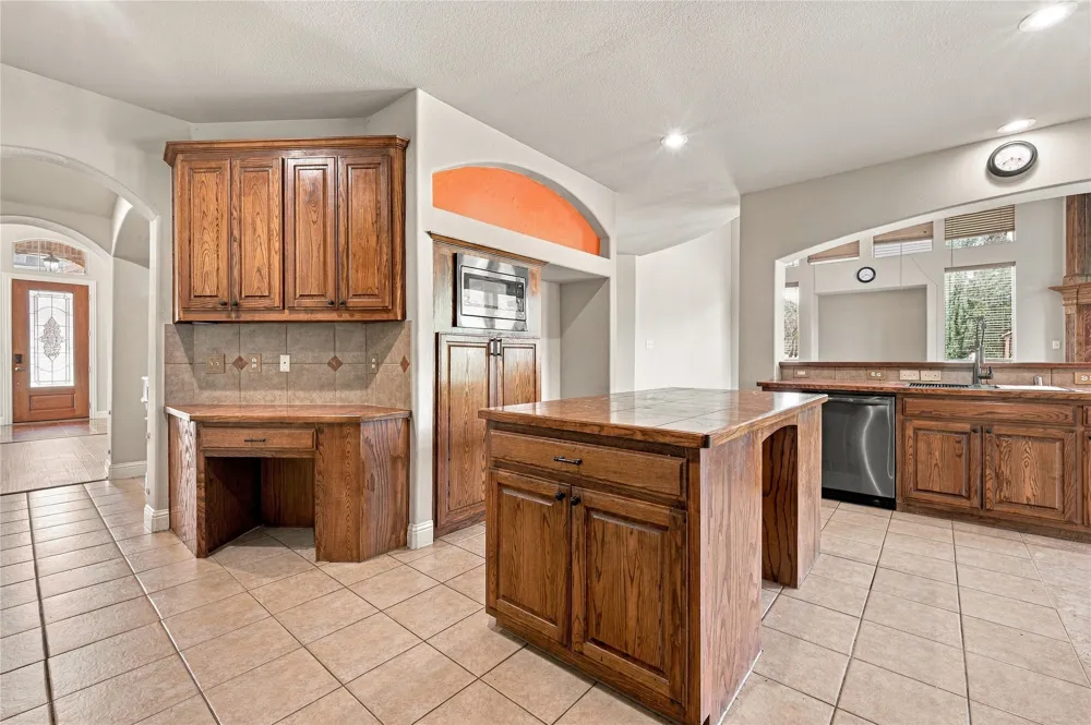 522 Basswood Trail Garland, TX 75040