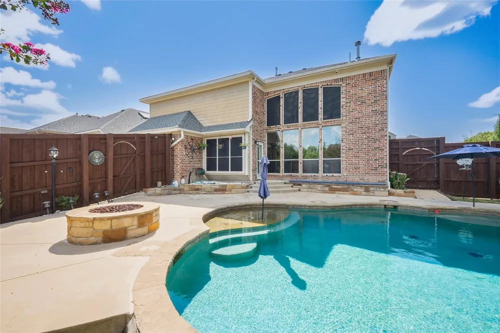 522 Basswood Trail Garland, TX 75040