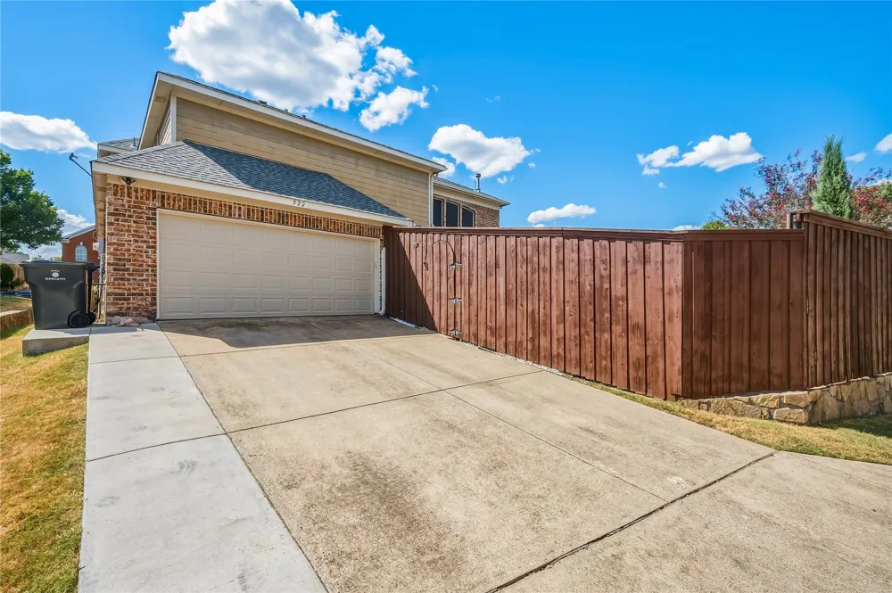 522 Basswood Trail Garland, TX 75040