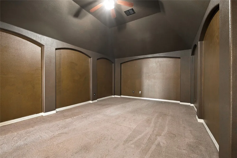 522 Basswood Trail Garland, TX 75040