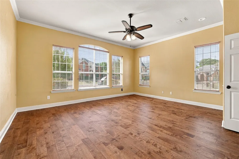 522 Basswood Trail Garland, TX 75040