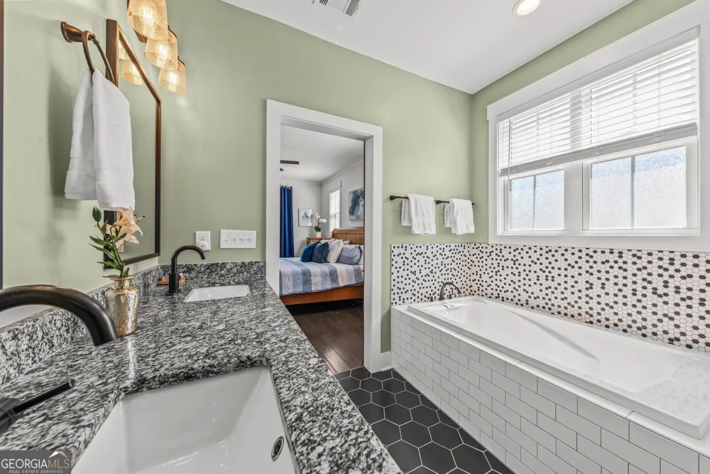 1100 W Magnolia LOOP Madison, GA 30650