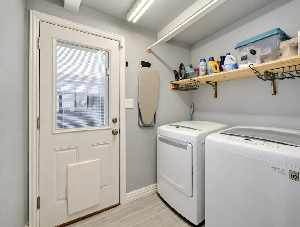 4637 Calmont Avenue Fort Worth, TX 76107