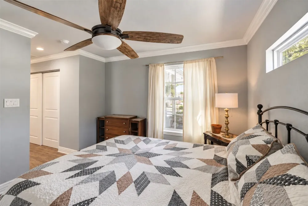 4637 Calmont Avenue Fort Worth, TX 76107