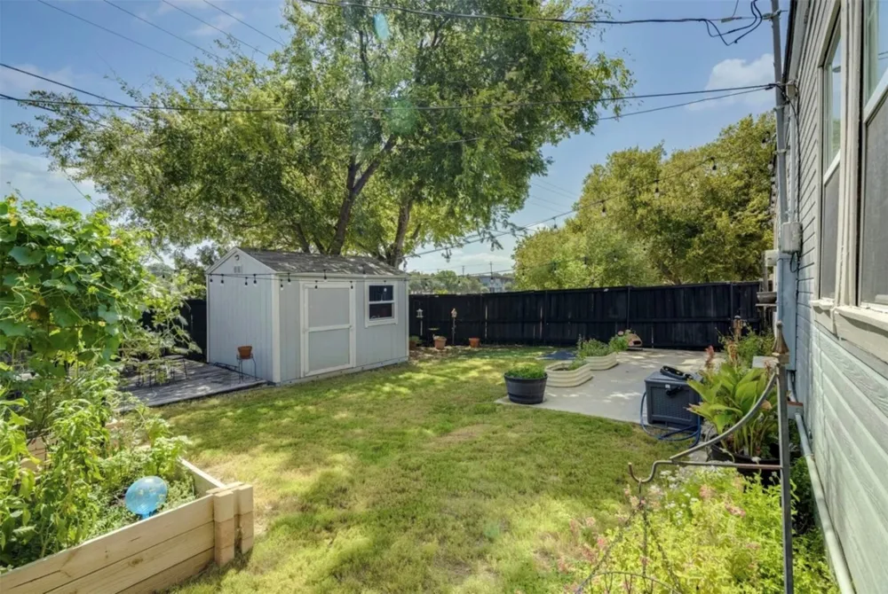 4637 Calmont Avenue Fort Worth, TX 76107