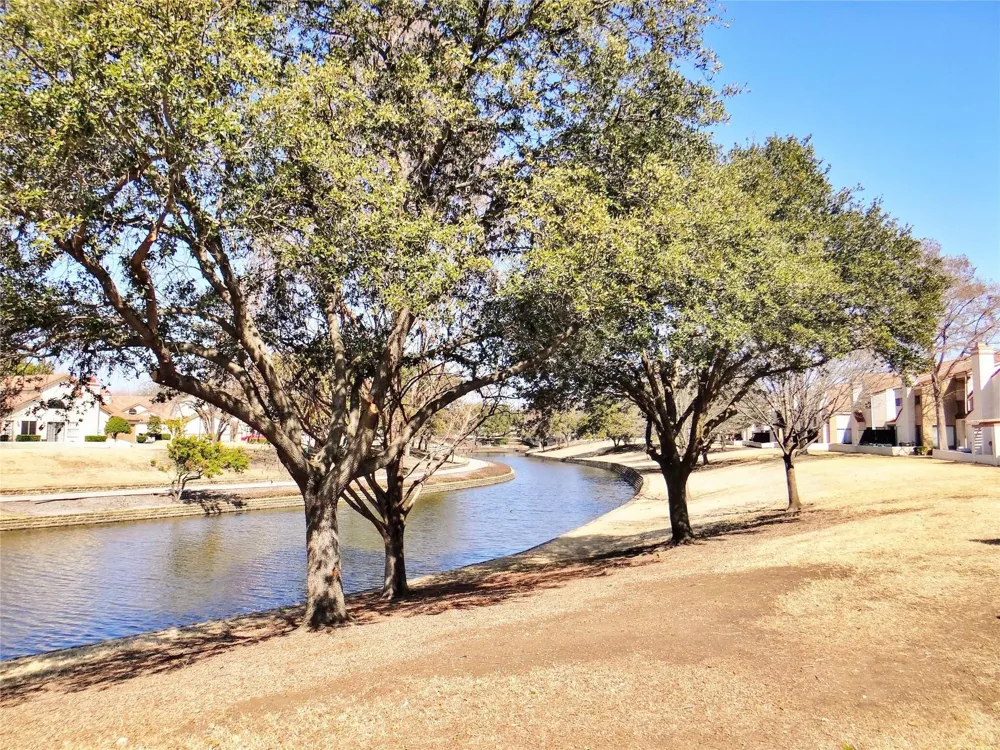 517 Ranch Trail #127 Irving, TX 75063