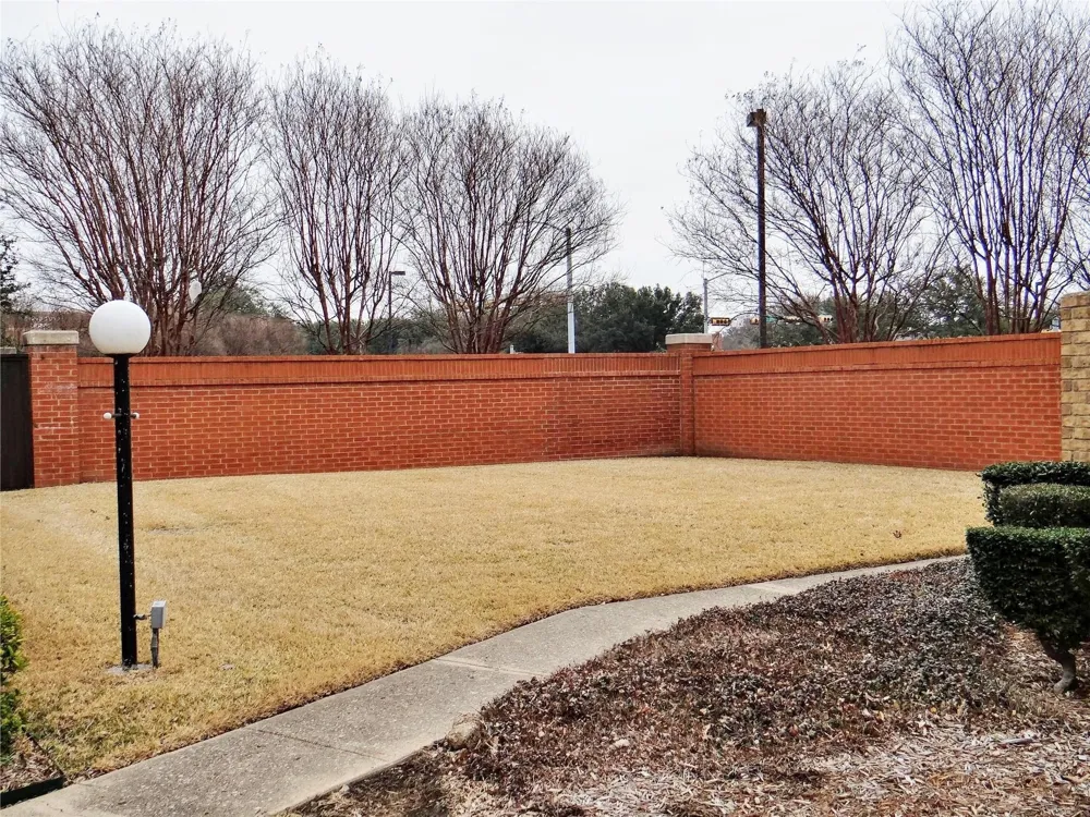 517 Ranch Trail #127 Irving, TX 75063