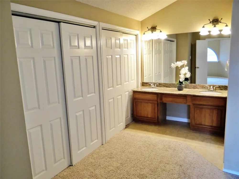 517 Ranch Trail #127 Irving, TX 75063