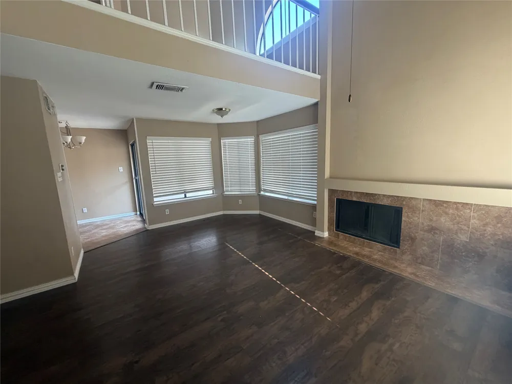 517 Ranch Trail #127 Irving, TX 75063