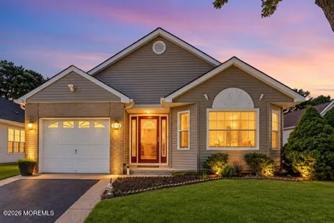 102 Canterbury Lane