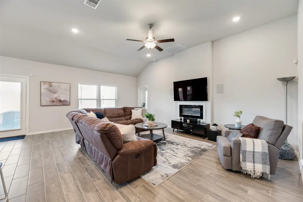 14137 Birch Farm Drive Pilot Point, TX 76258