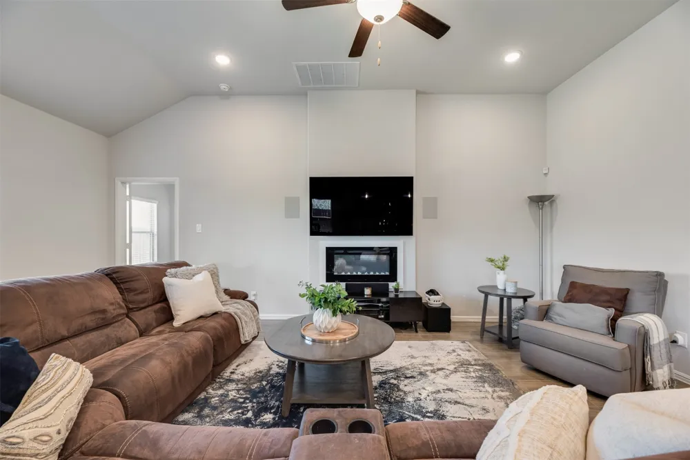 14137 Birch Farm Drive Pilot Point, TX 76258